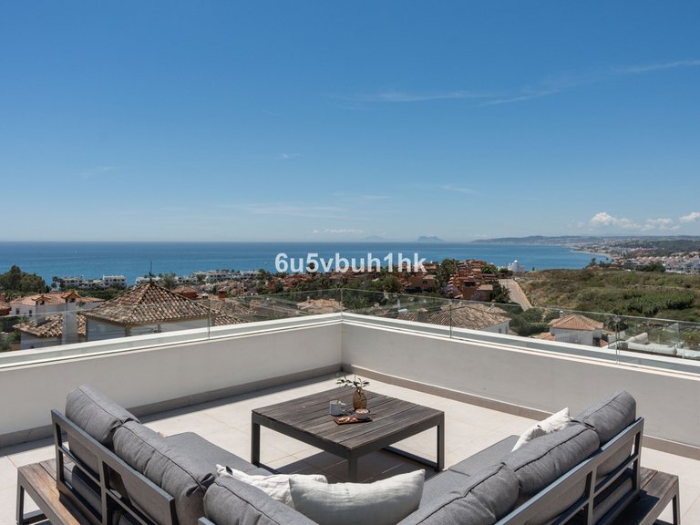 Villa for Sale in Estepona, Malaga 4