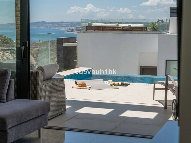 Villa for Sale in Estepona, Malaga 6