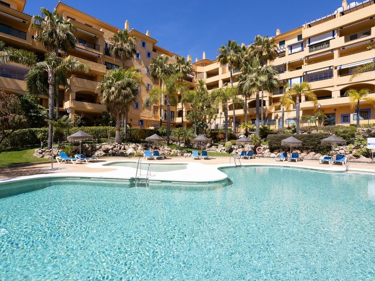 Apartment for Sale in San Pedro De Alcántara, Malaga 1