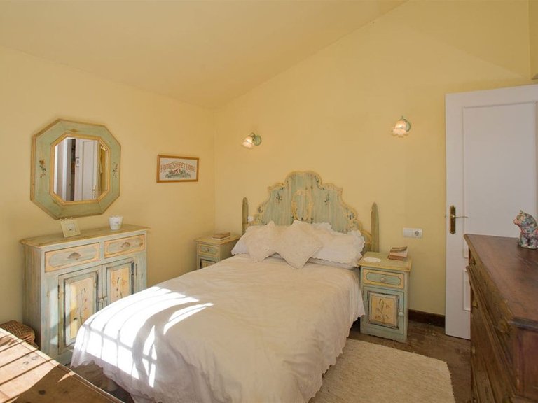 Villa for Sale in Estepona, Malaga 11