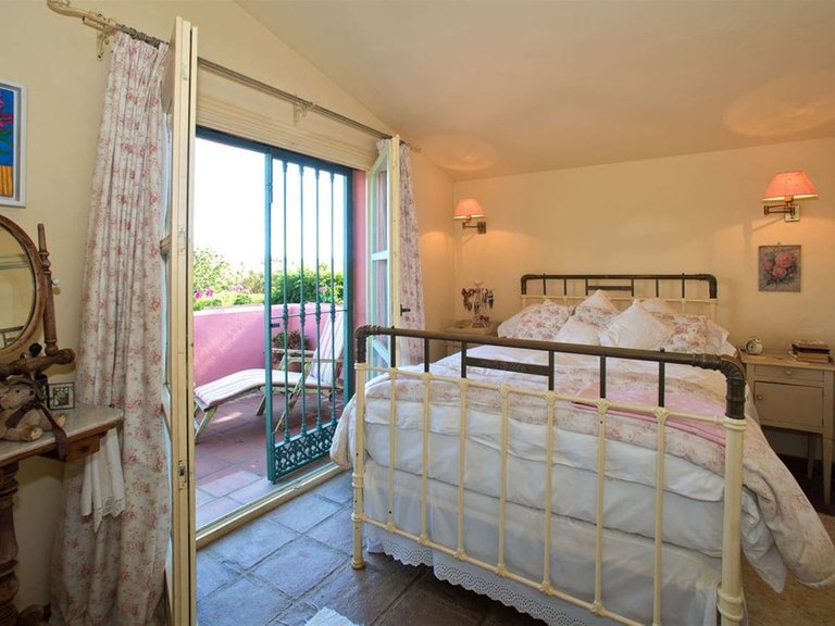 Villa for Sale in Estepona, Malaga 13