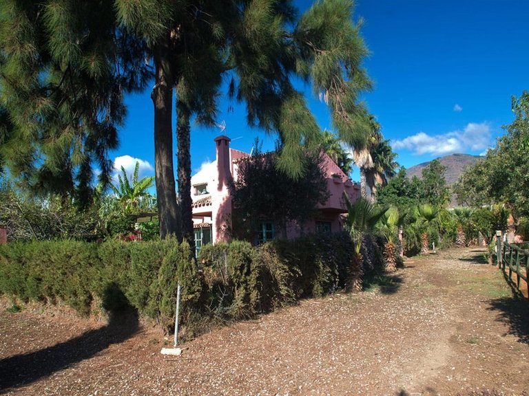 Villa for Sale in Estepona, Malaga 18