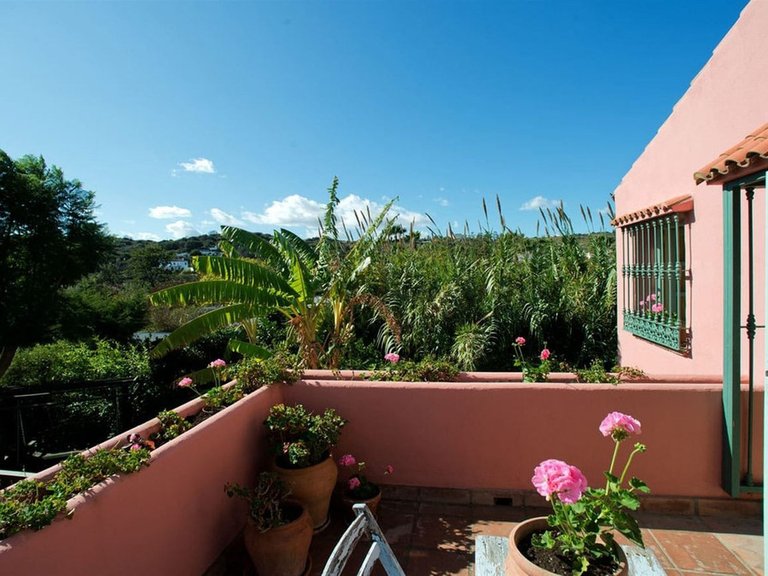 Villa for Sale in Estepona, Malaga 4