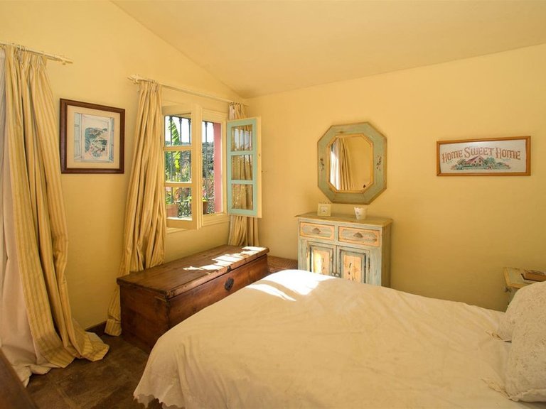 Villa for Sale in Estepona, Malaga 9