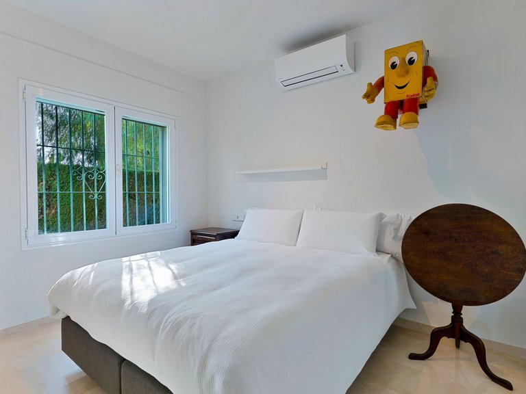 Villa for Sale in El Paraiso, Malaga 14