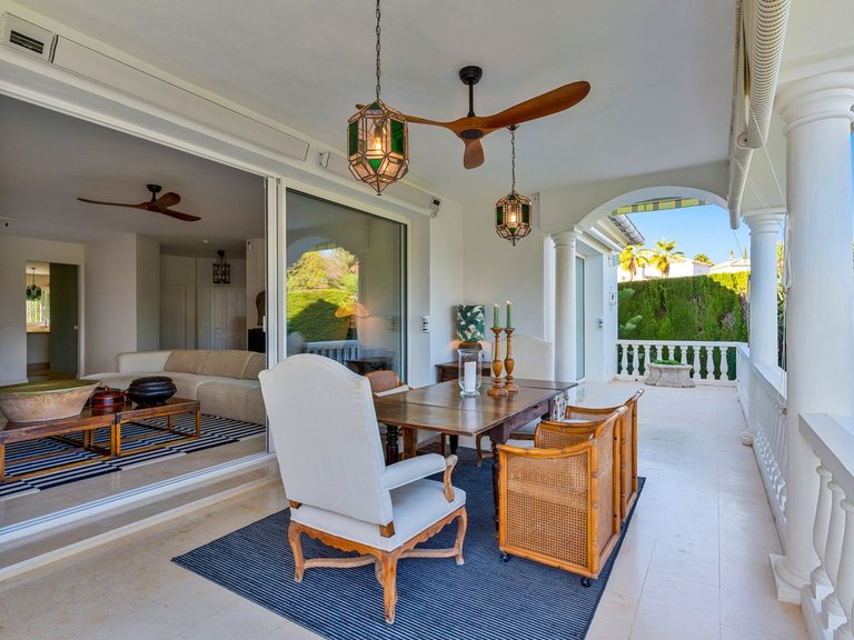 Villa for Sale in El Paraiso, Malaga 2