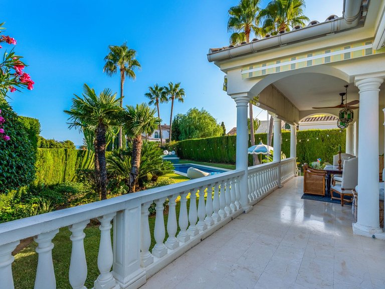 Villa for Sale in El Paraiso, Malaga 20