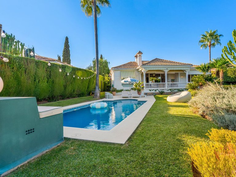 Villa for Sale in El Paraiso, Malaga 22