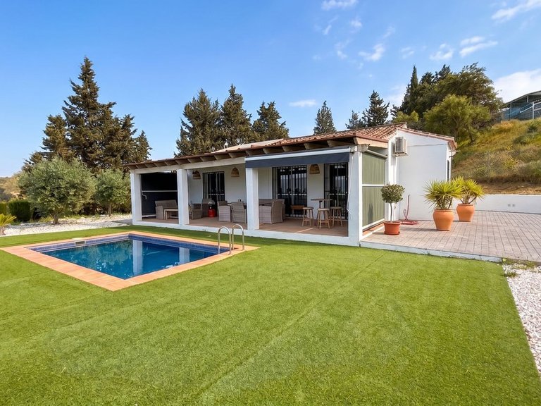 Villa for Sale in Coín, Malaga 1