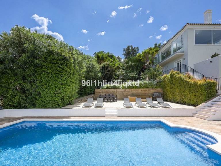 Villa for Sale in Sotogrande Alto, Cadiz 1