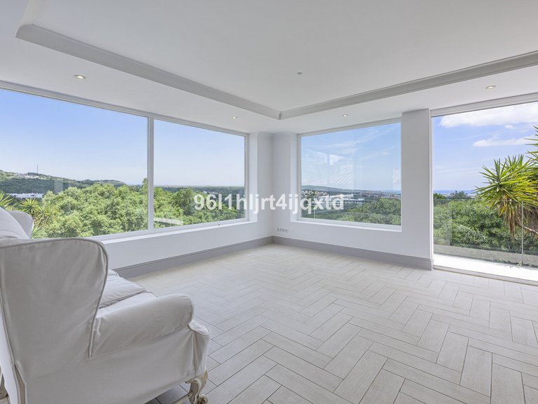 Villa for Sale in Sotogrande Alto, Cadiz 2