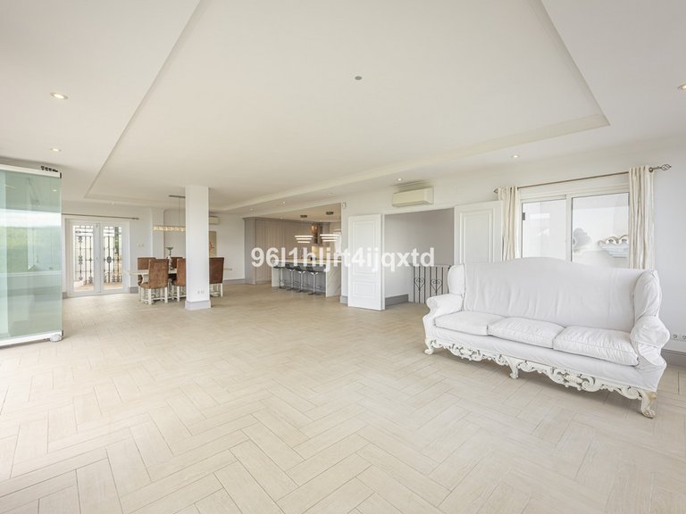 Villa for Sale in Sotogrande Alto, Cadiz 5