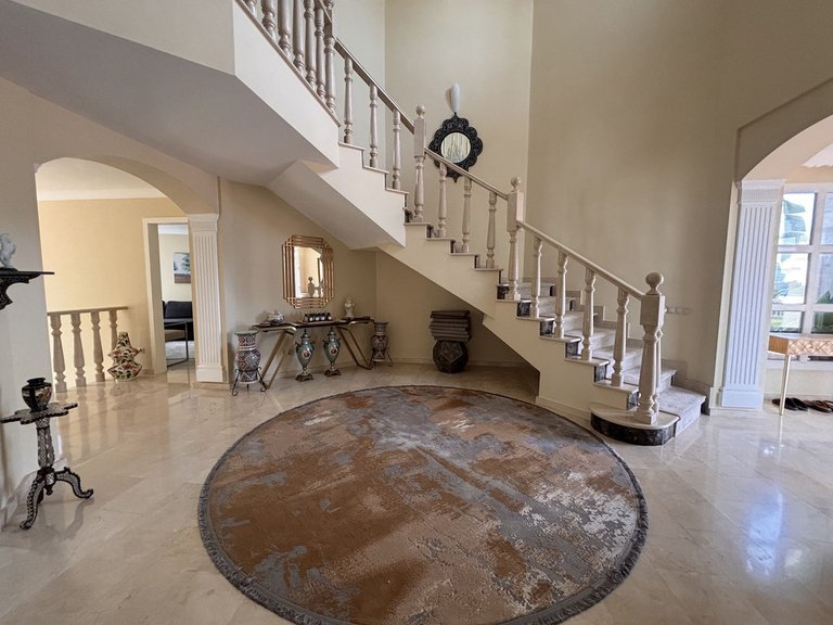 Villa for Sale in Selwo, Malaga 11