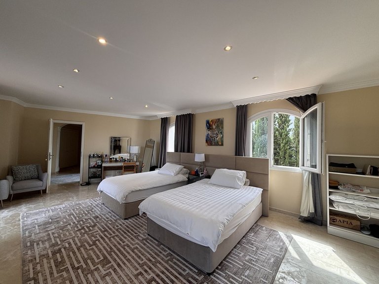 Villa for Sale in Selwo, Malaga 12
