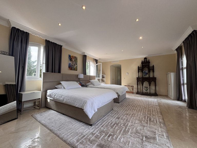 Villa for Sale in Selwo, Malaga 13
