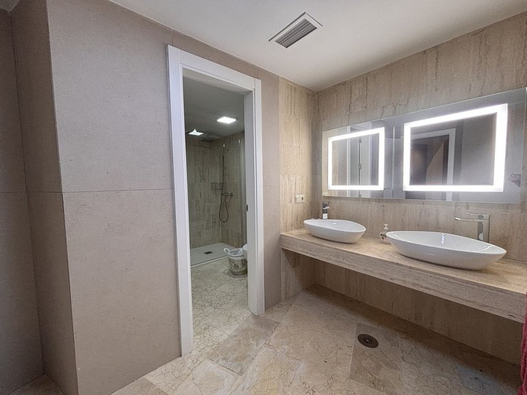 Villa for Sale in Selwo, Malaga 23