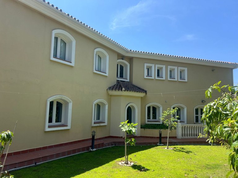 Villa for Sale in Selwo, Malaga 28