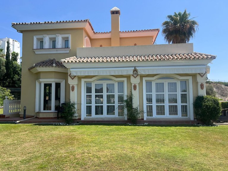 Villa for Sale in Selwo, Malaga 31