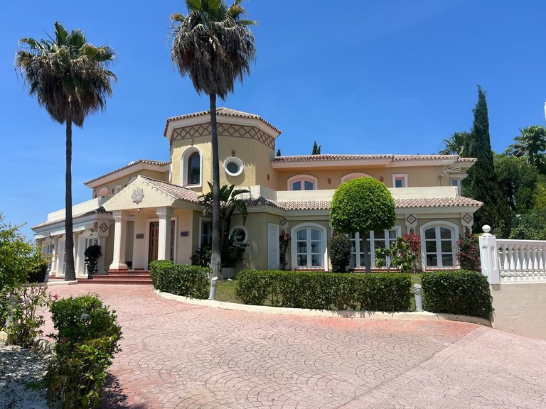 Villa for Sale in Selwo, Malaga 5