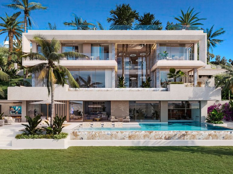 Villa for Sale in Puerto Banús, Malaga 2