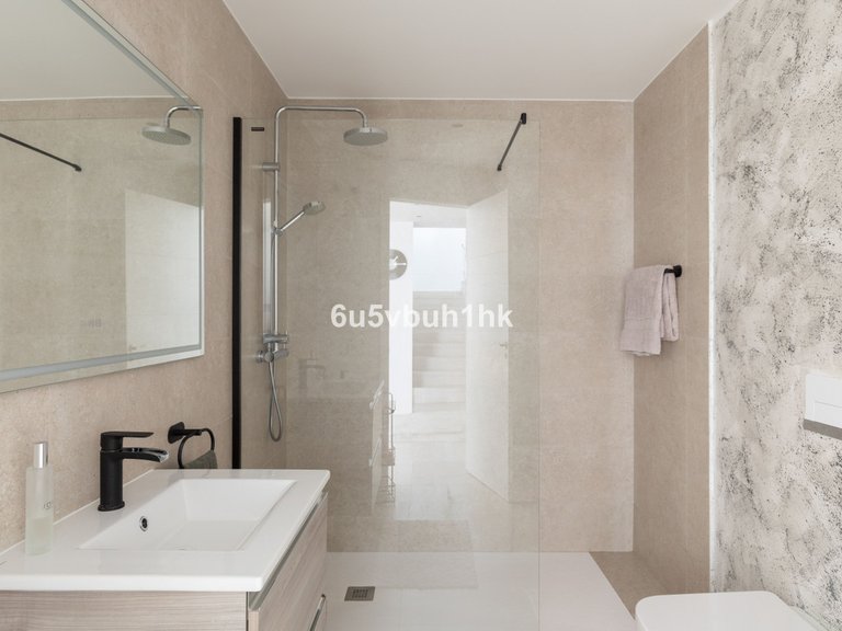 Apartment for Sale in Torrequebrada, Malaga 25