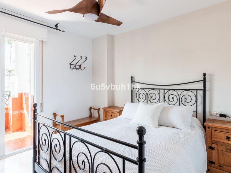 Apartment for Sale in Las Lagunas, Malaga 11