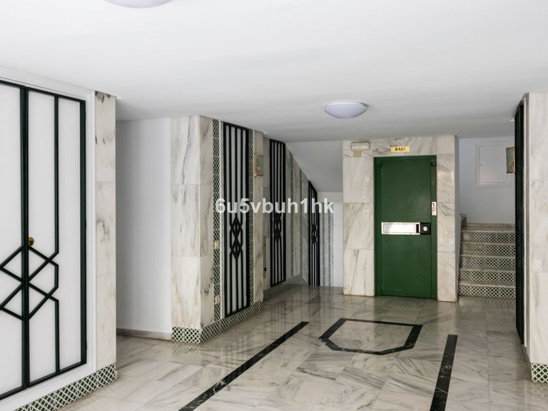 Apartment for Sale in Las Lagunas, Malaga 20
