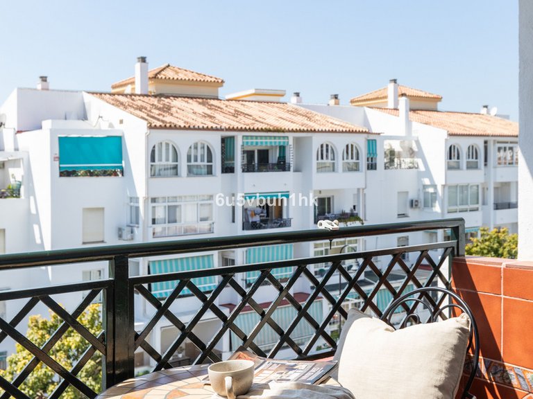 Apartment for Sale in Las Lagunas, Malaga 4