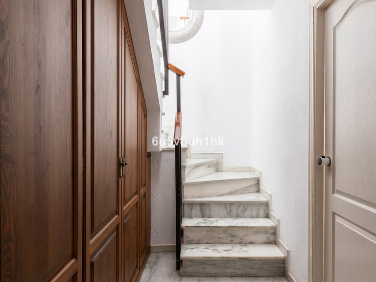 Apartment for Sale in Las Lagunas, Malaga 9