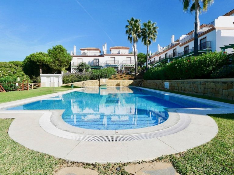 Villa for Sale in Cabopino, Malaga 1