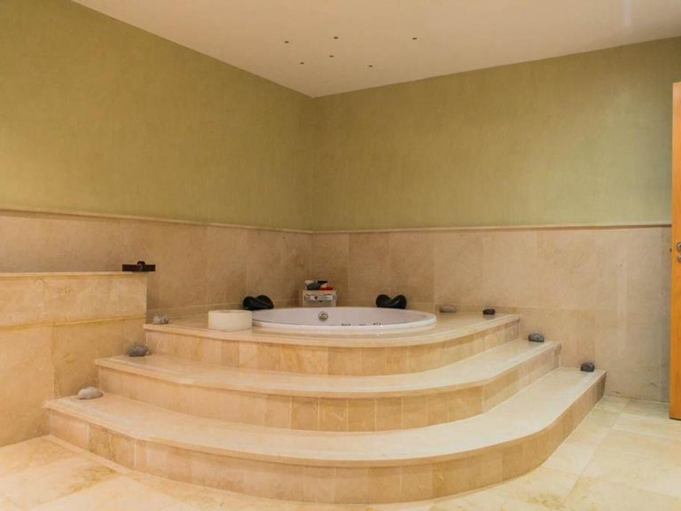 Apartment for Sale in Benahavís, Malaga 22