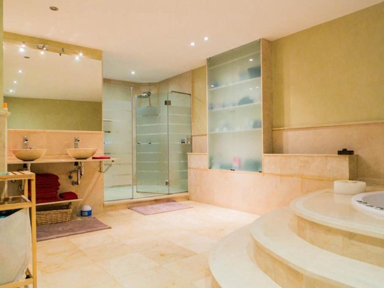 Apartment for Sale in Benahavís, Malaga 24