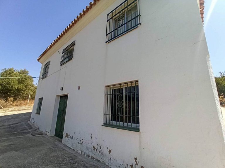 Villa for Sale in Estepona, Malaga 3