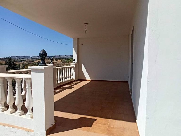 Villa for Sale in Estepona, Malaga 9