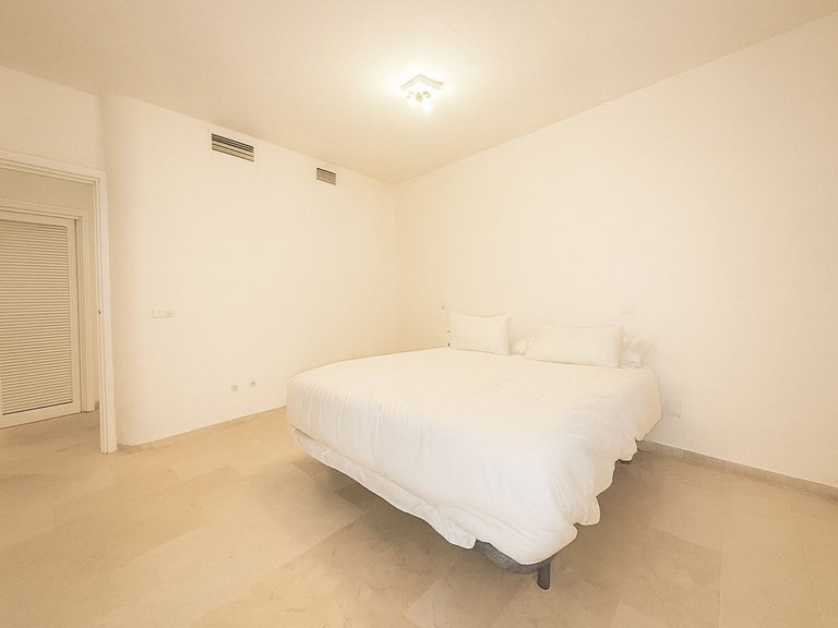 Apartment for Sale in The Golden Mile, Malaga 11