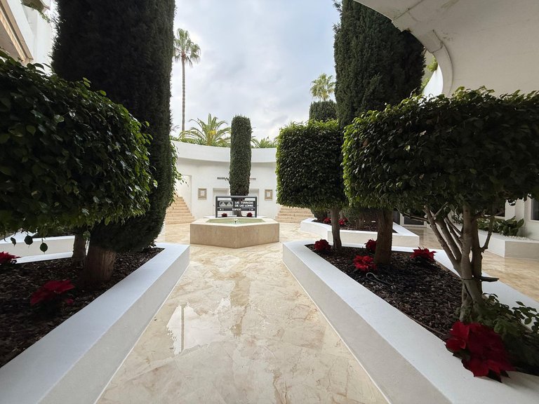 Apartment for Sale in The Golden Mile, Malaga 18