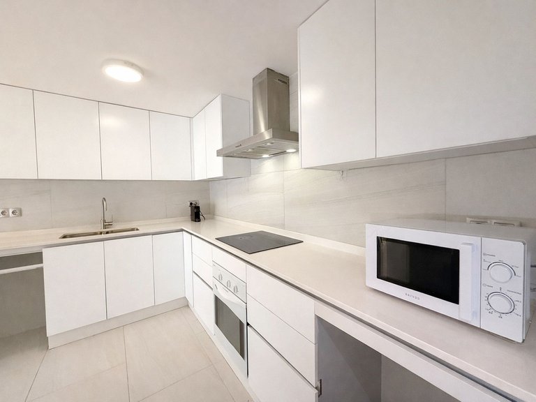 Apartment for Sale in The Golden Mile, Malaga 6