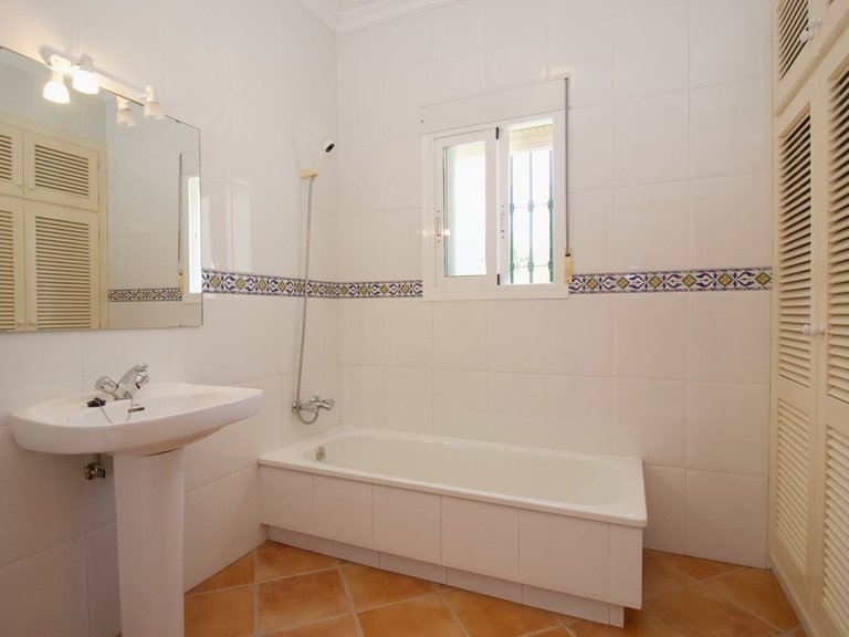 Villa for Sale in Alhaurín El Grande, Malaga 30