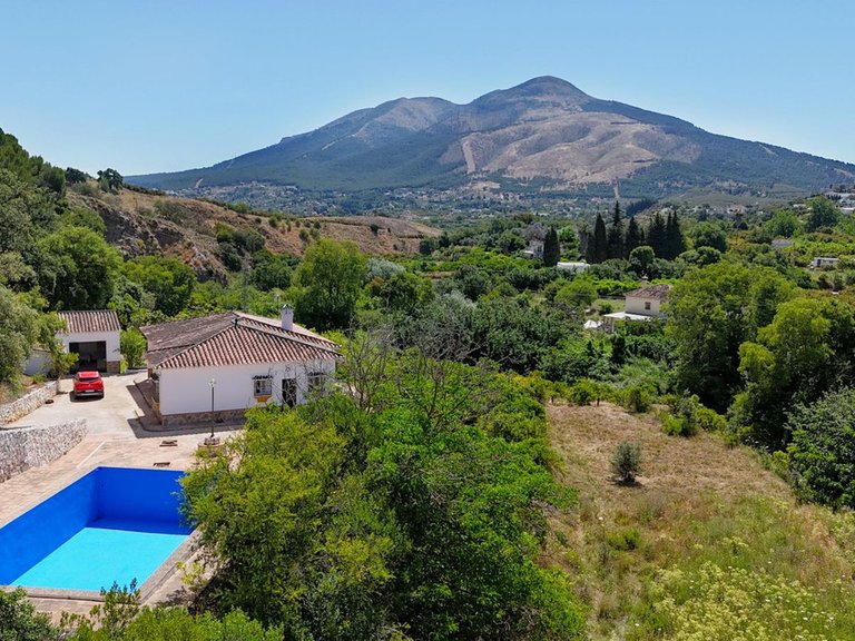 Villa for Sale in Alhaurín El Grande, Malaga 38