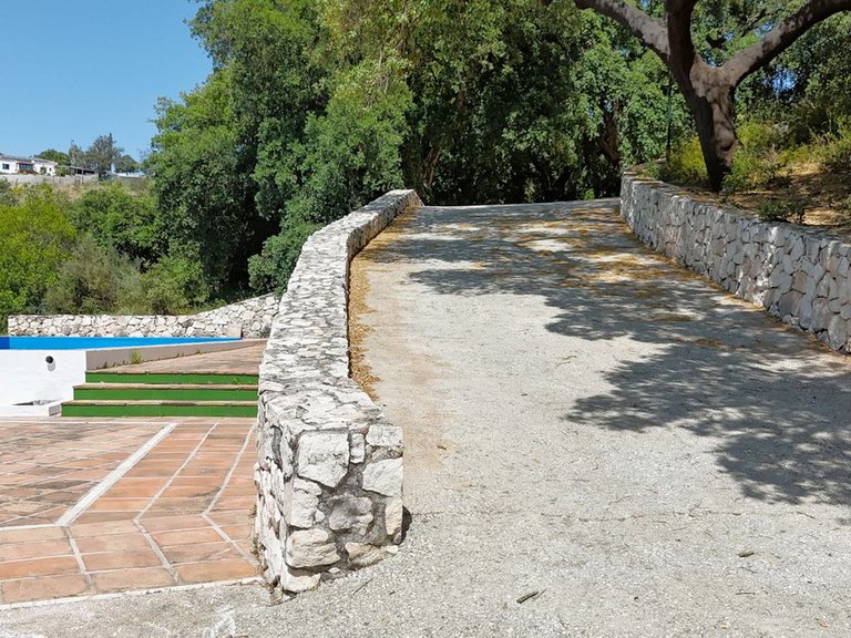Villa for Sale in Alhaurín El Grande, Malaga 41