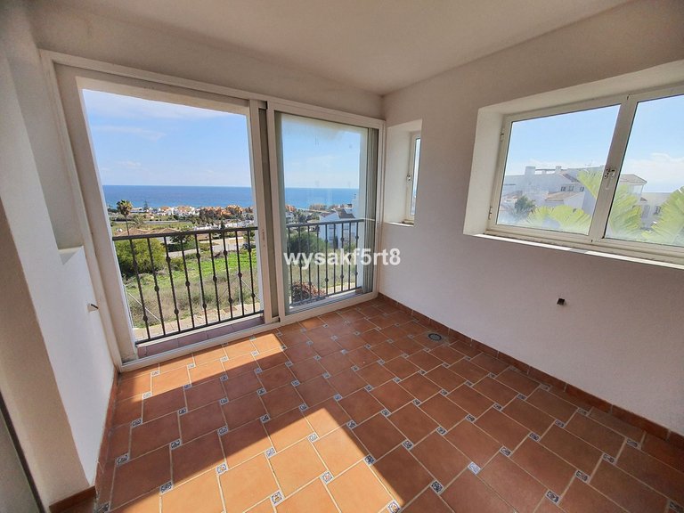Apartment for Sale in La Duquesa, Malaga 9