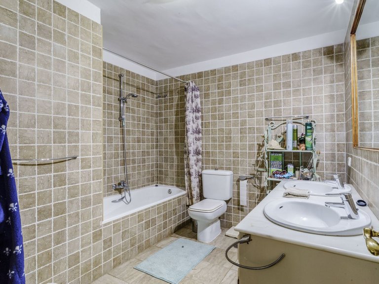 Villa for Sale in El Rosario, Malaga 27