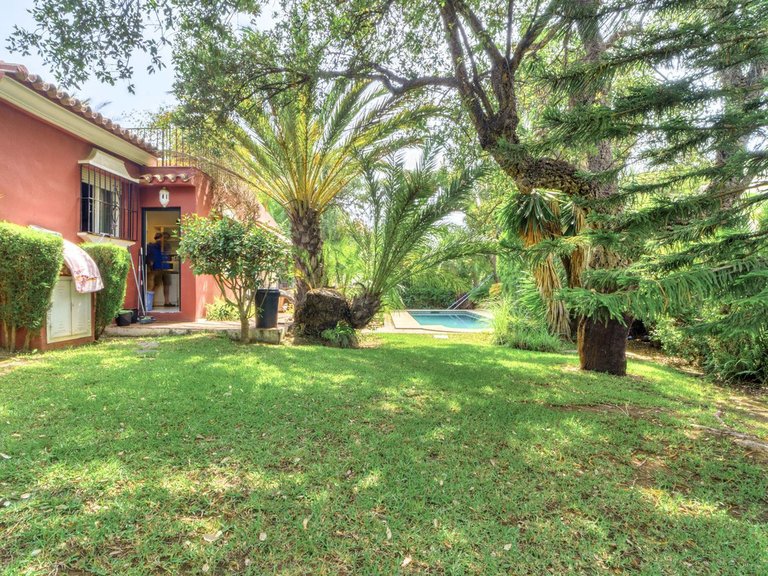 Villa for Sale in El Rosario, Malaga 30