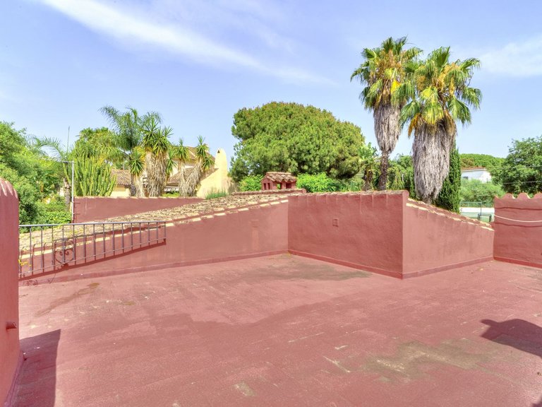 Villa for Sale in El Rosario, Malaga 31