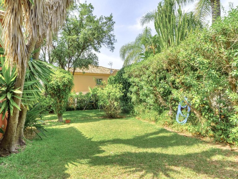 Villa for Sale in El Rosario, Malaga 41