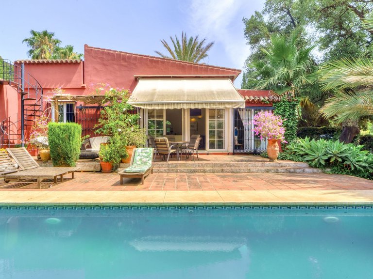 Villa for Sale in El Rosario, Malaga 8