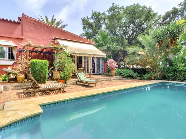 Villa for Sale in El Rosario, Malaga 9