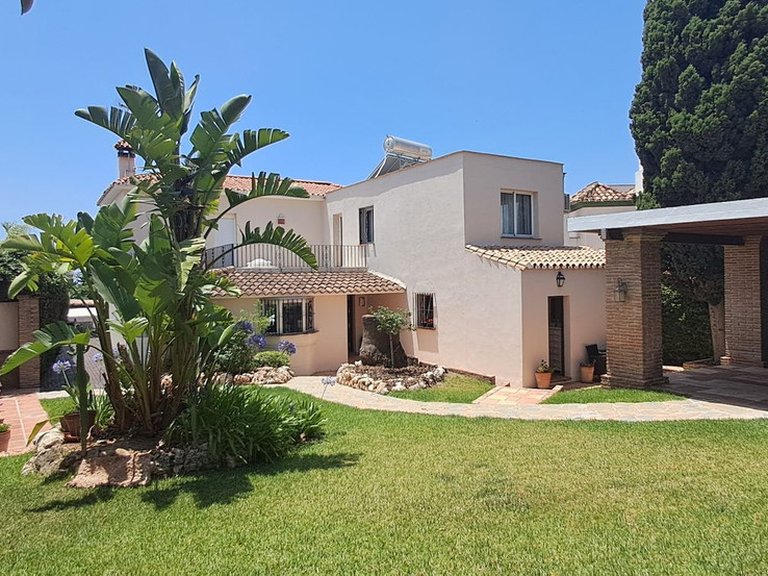 Villa for Sale in Marbella, Malaga 26