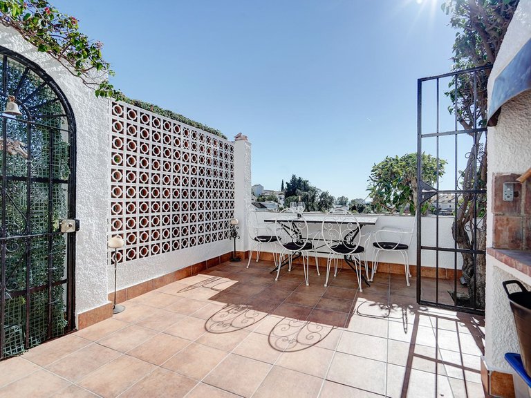 Villa for Sale in Calahonda, Malaga 14
