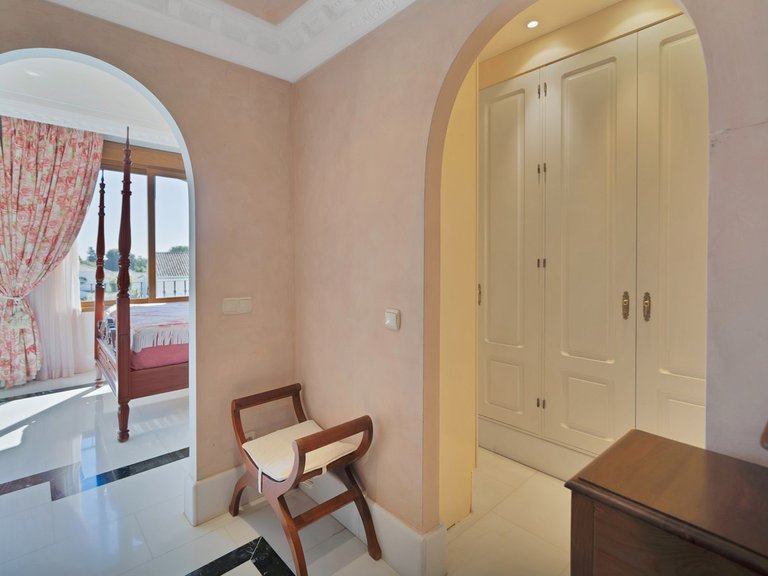 Apartment for Sale in Guadalmina Baja, Malaga 11